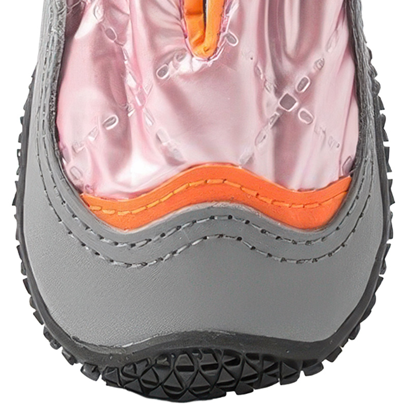 Premium high-peel leather mudguard on salt-resistant dog boots showcasing precise double structural stitching.
