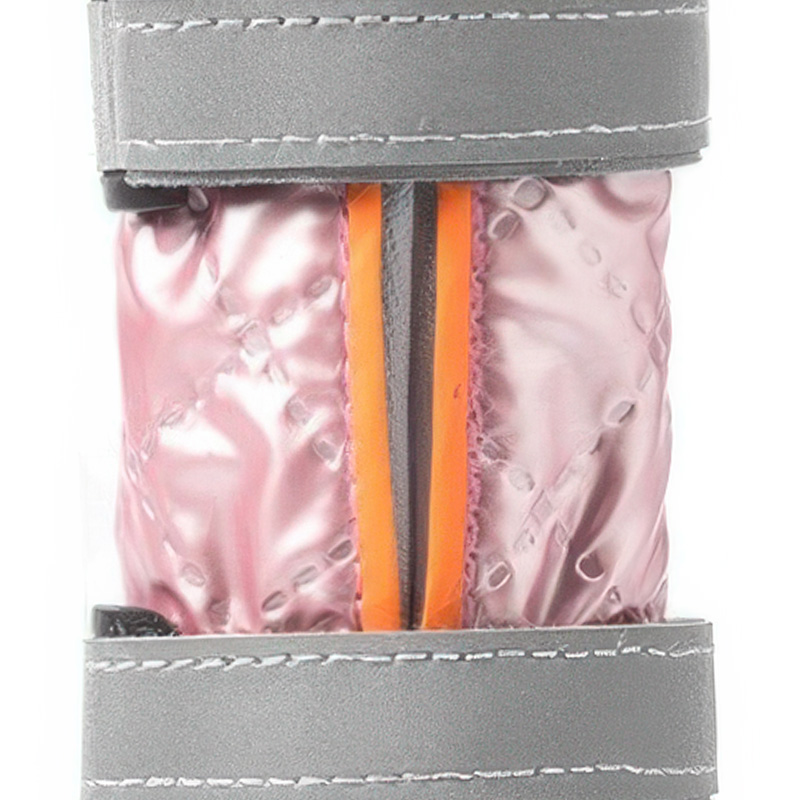 Multi-point adjustable closure straps on stay-on winter boots optimizing anatomical compression above ankles.